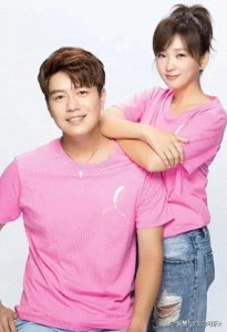 ​蔡君茹六月曝出轨小20岁滑雪教练，夫妻已分床8年，丈夫选择原谅