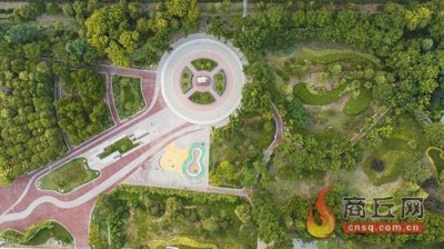 ​青年公园：闹中取静 静中有动