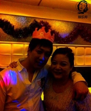 33岁大张伟的妻子近照