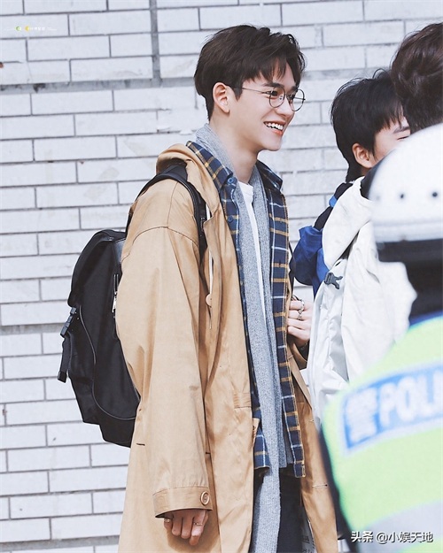 NCT黄旭熙（lucas)成都综艺录制照，帅气满分的卢卡斯，期待综艺