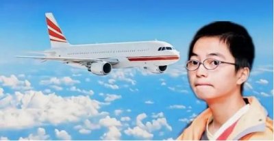 ​2004年，湖南14岁男孩扒着飞机起落架从昆明飞到重庆，后来怎样了