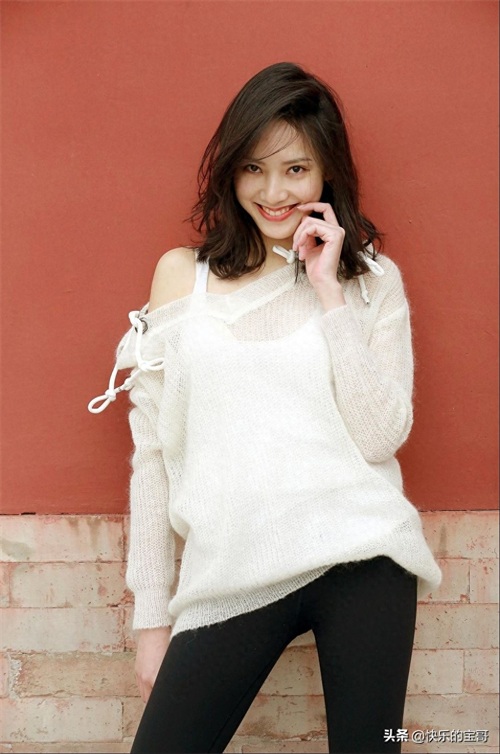 古灵精怪的95后美女演员，孙嘉灵，给人一种初恋般的感觉