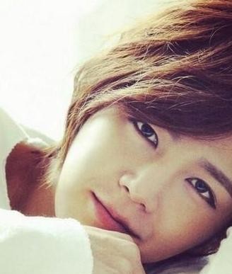 张根硕家庭背景（张根硕公司老板就是母亲）