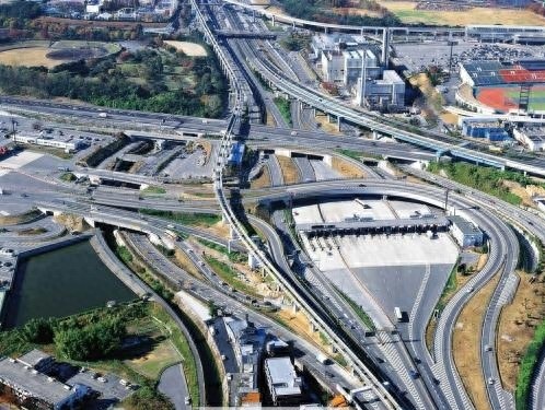 中国为何能震惊世界?英国教授研究了20年:中国人把团结刻在骨里