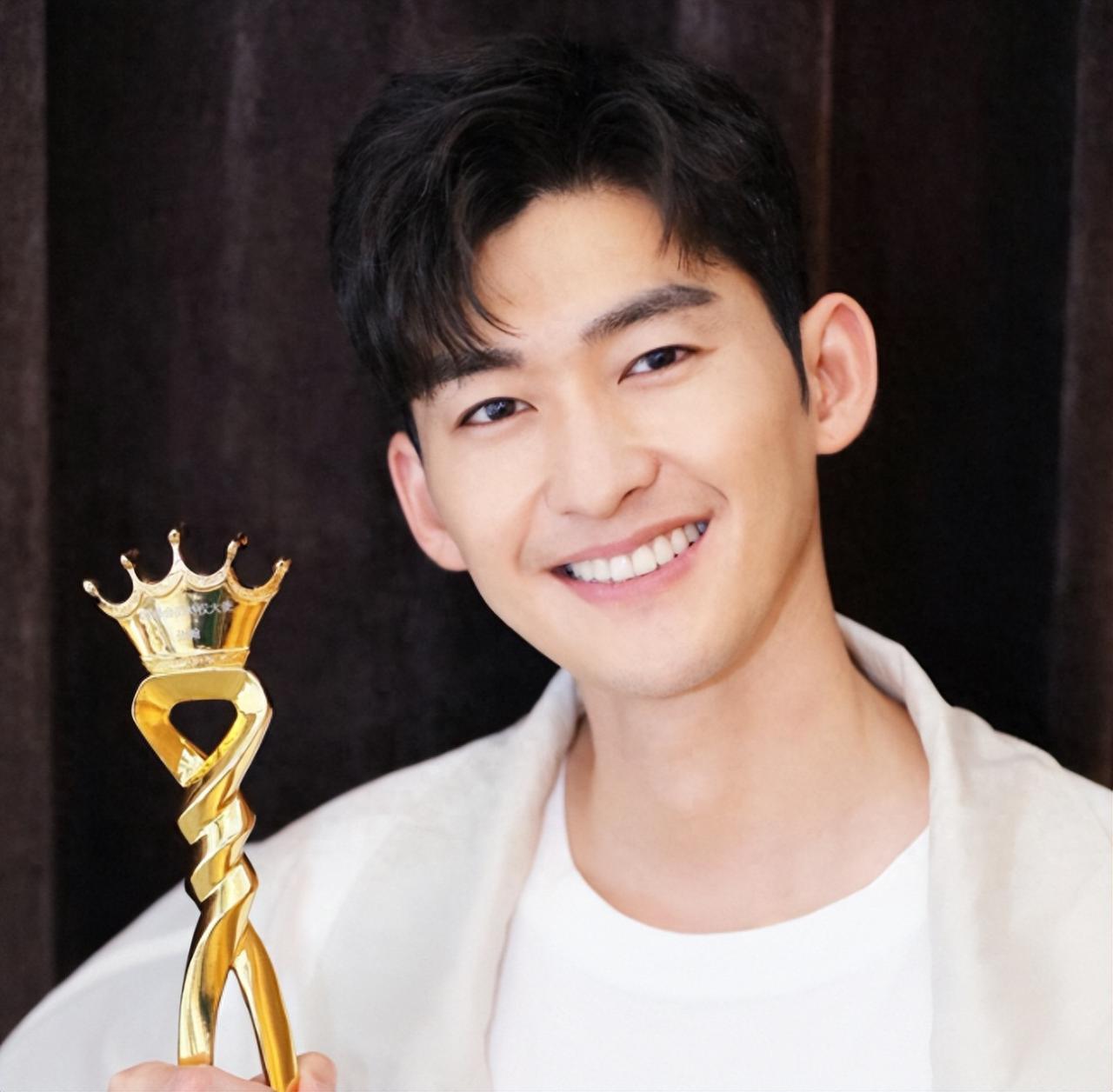 张翰个人资料简介及家世（张翰口碑为啥这么差）-