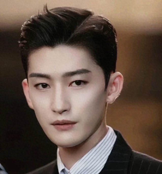 张翰个人资料简介及家世（张翰口碑为啥这么差）-