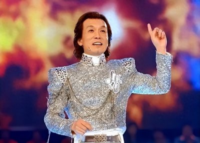 ​李咏病逝6年，再看遗孀哈文近况，才明白李咏当年的选择有多正确