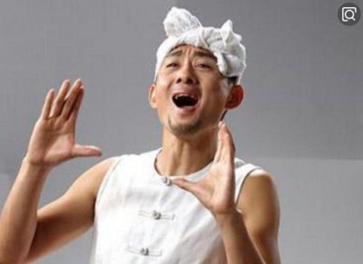 ​50岁阿宝近照，一夜成名又被踢下歌坛，今婚姻状况暴露真实人品