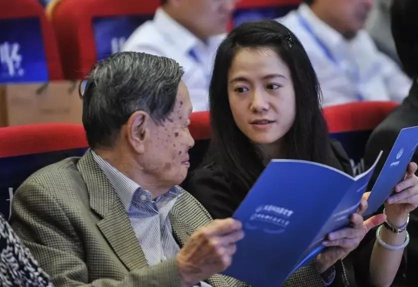 杨振宁和翁帆的孩子,一定会有才有貌