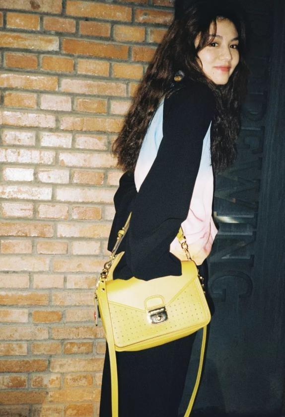 饶雪漫书模名单（一炮而红春夏书模出身逆袭金像影后）(37)