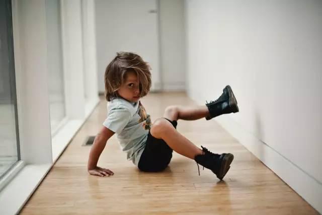 今年秋冬必买的马丁靴就选它(又酷又保暖8款马丁靴推荐)(13)