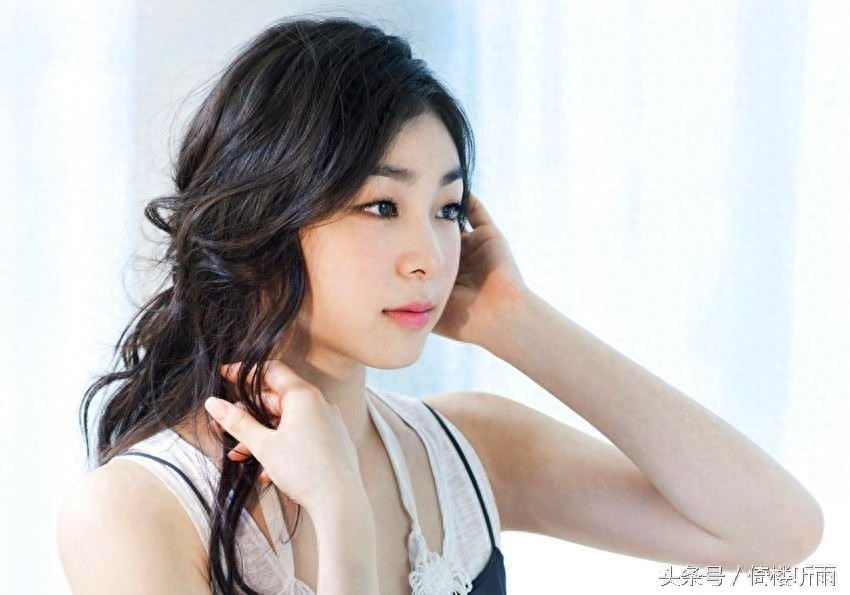 最美花滑女神金妍儿，本可靠脸，偏偏靠才华