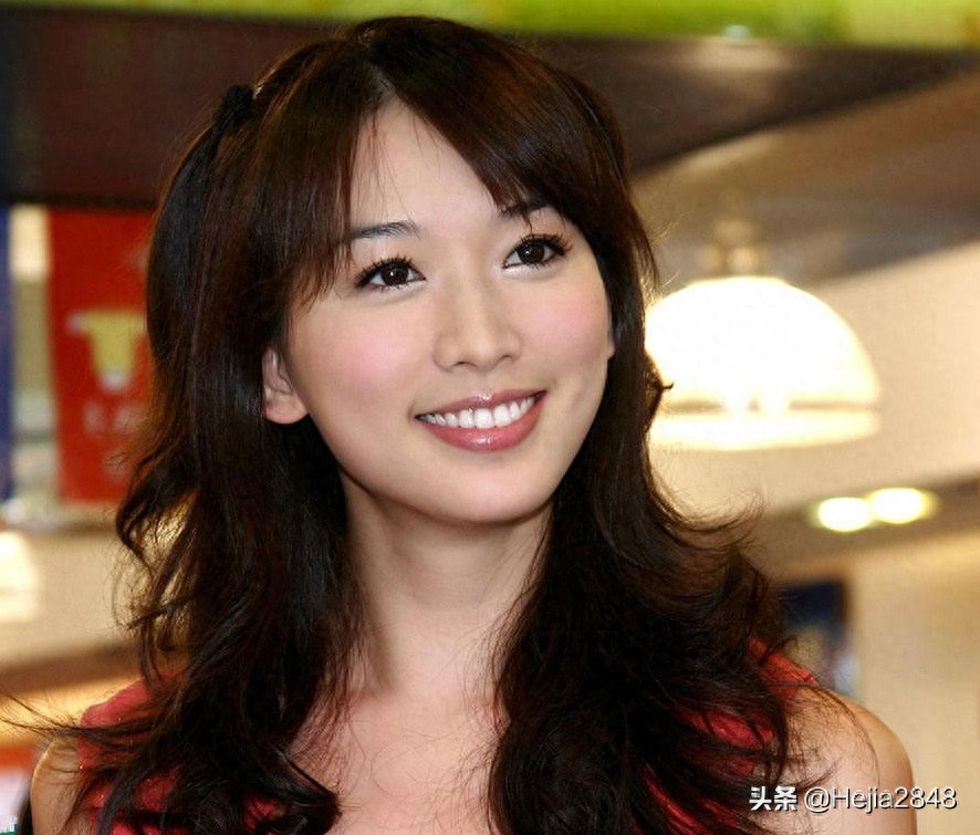 名字含“玲”的最美4女星，林志玲排第二，她最美