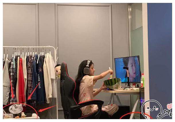 王乐乐晒照秀恩爱,看到女友侧颜,网友直呼,好像在哪见过