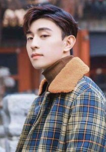 ​赖艺卸妆后，邓伦卸妆后，任嘉伦卸妆后，网友：一目了然！差距尽显