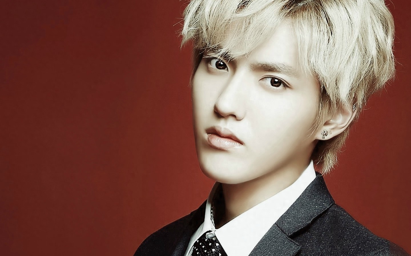 耍的了酷，卖的了萌，就连光头也是帅呆了，长腿欧巴凡先生