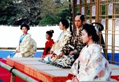 日本皇室面临绝嗣,为了“血统纯正”近亲结婚,娶妹妹,嫁叔叔