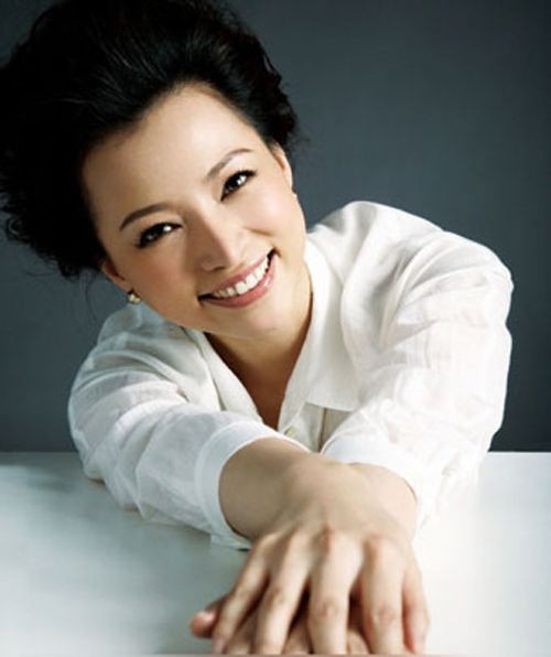 董卿的老公和孩子照片,董卿老公密春雷身价多少？本文共（1174字）