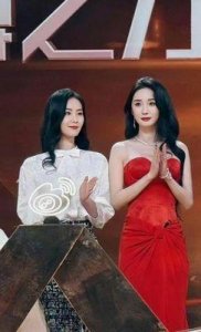 刘诗诗杨幂庆杨幂37岁生日，晒闺蜜合影显温情