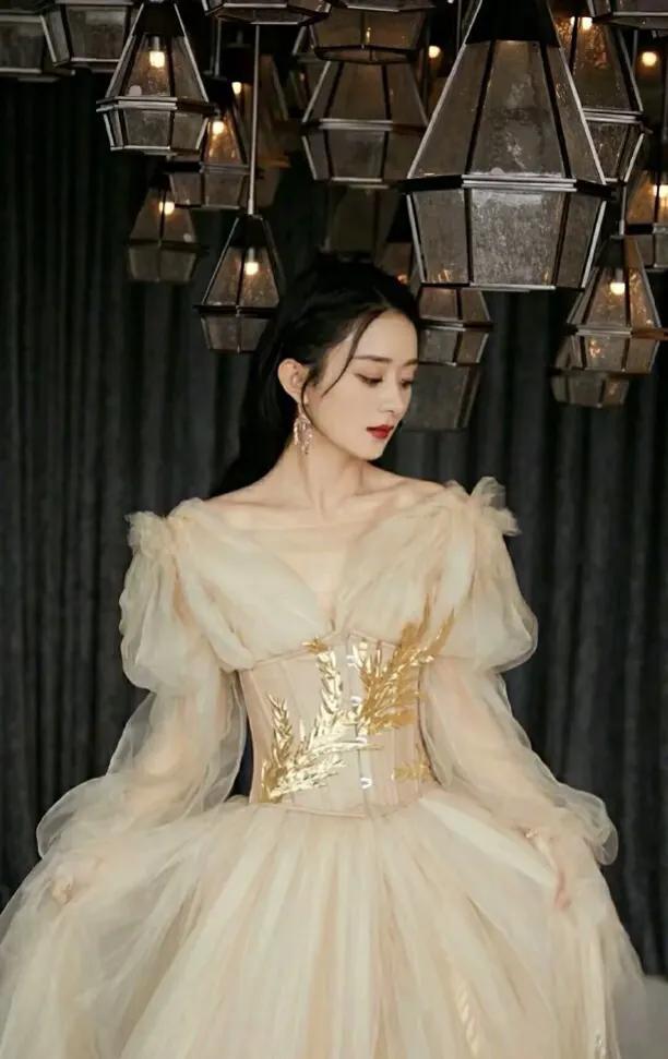 赵丽颖：从普通女孩到演艺圈巨星的成长之路