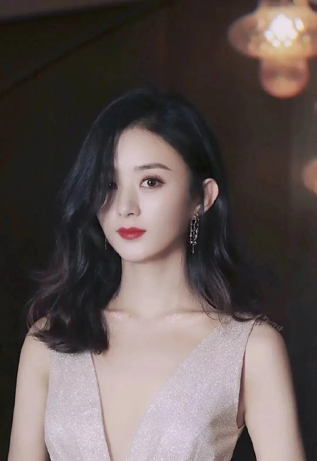 赵丽颖：从普通女孩到演艺圈巨星的成长之路