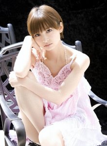 ​这谁顶得住嘛！筱田麻里子简直犹如天仙，真正的人间极品尤物啊！