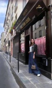 54岁李嘉欣“豪门朋友圈”曝光：身家十亿，虚假的幸福？