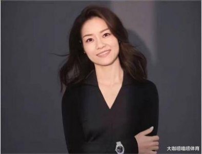 ​李娜现身上海被偶遇，赛场外展现优雅魅力，气场依旧强大