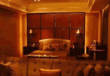 细说演员成龙的豪宅,北京1200平四合院,香港九龙塘上亿简装别墅