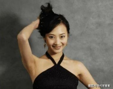 ​黄海波的妻子曲栅栅：嫁给最低谷时的他,7年过去,如今怎样了？