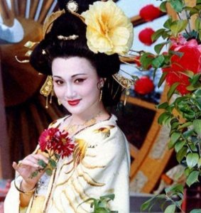 林芳兵:八十年代头号气质美女,因“杨玉环”一角走红