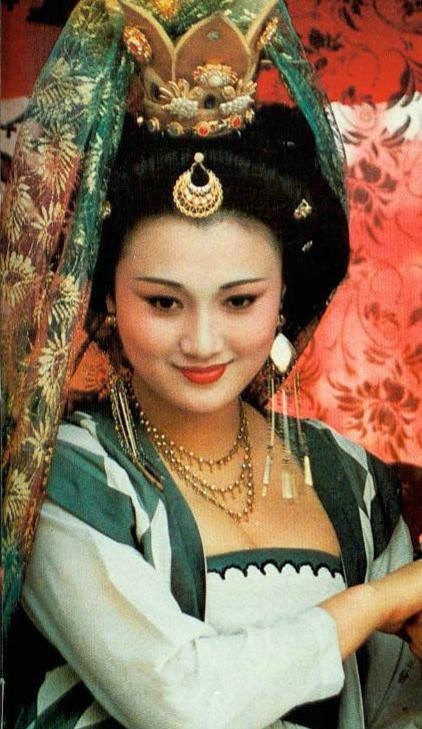 林芳兵：八十年代头号气质美女，因“杨玉环”一角走红