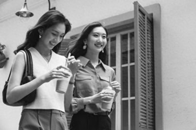 ​林青霞女儿终于绽放光芒！颜值超越传奇妈妈，网友惊呼：等待值得