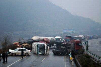 ​诉前财产保全申请书（适用于交通事故扣押车辆）