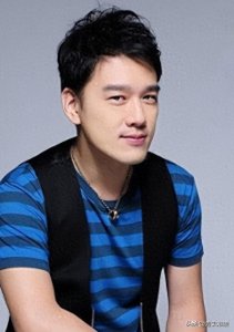 王耀庆:钟情房东女儿,2800万宠成宝,结婚27年没有绯闻