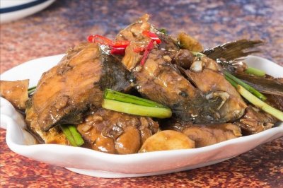 鲅鱼去腥，切忌只会放料酒，谨记2个窍门，肉质香嫩鲜美，没腥味