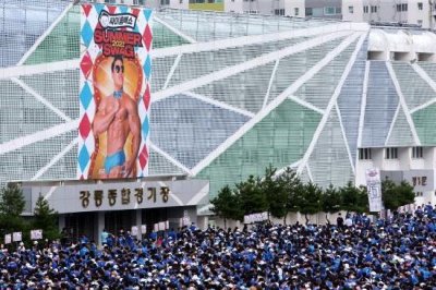 ​鸟叔演唱会工作人员高空坠亡 系拆除舞台装置滑倒