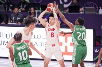 ​中国男篮5分险胜沙特！赵睿19+6，胡金秋高效，此人打的真差啊